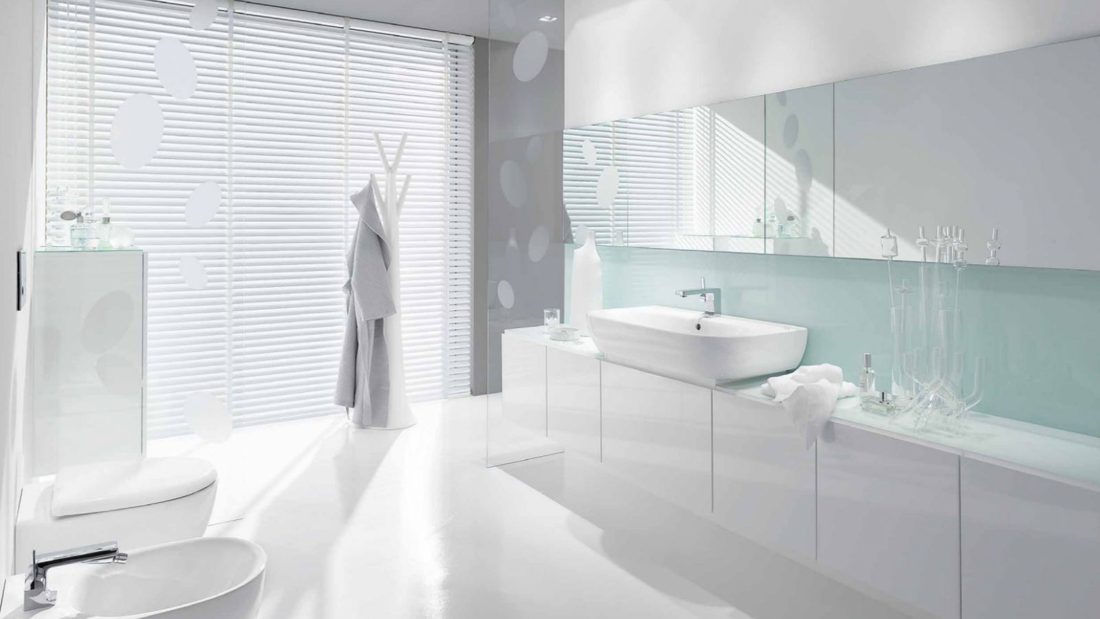 weiße moderne Badausstattung Baltes Bäder Wärme Service GmbH Trier Luxemburg